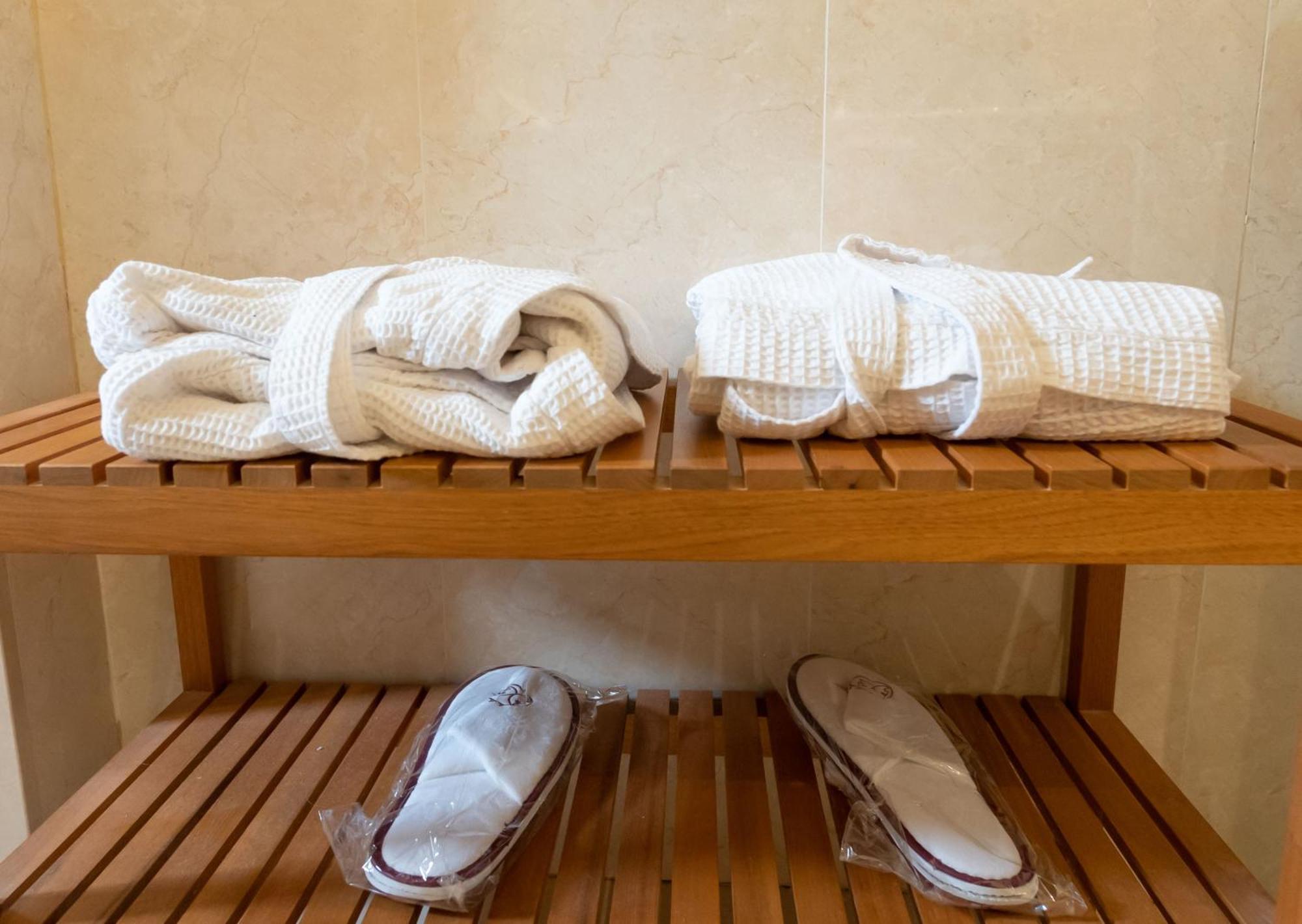 Hotel Puerta De La Luna バエサ エクステリア 写真