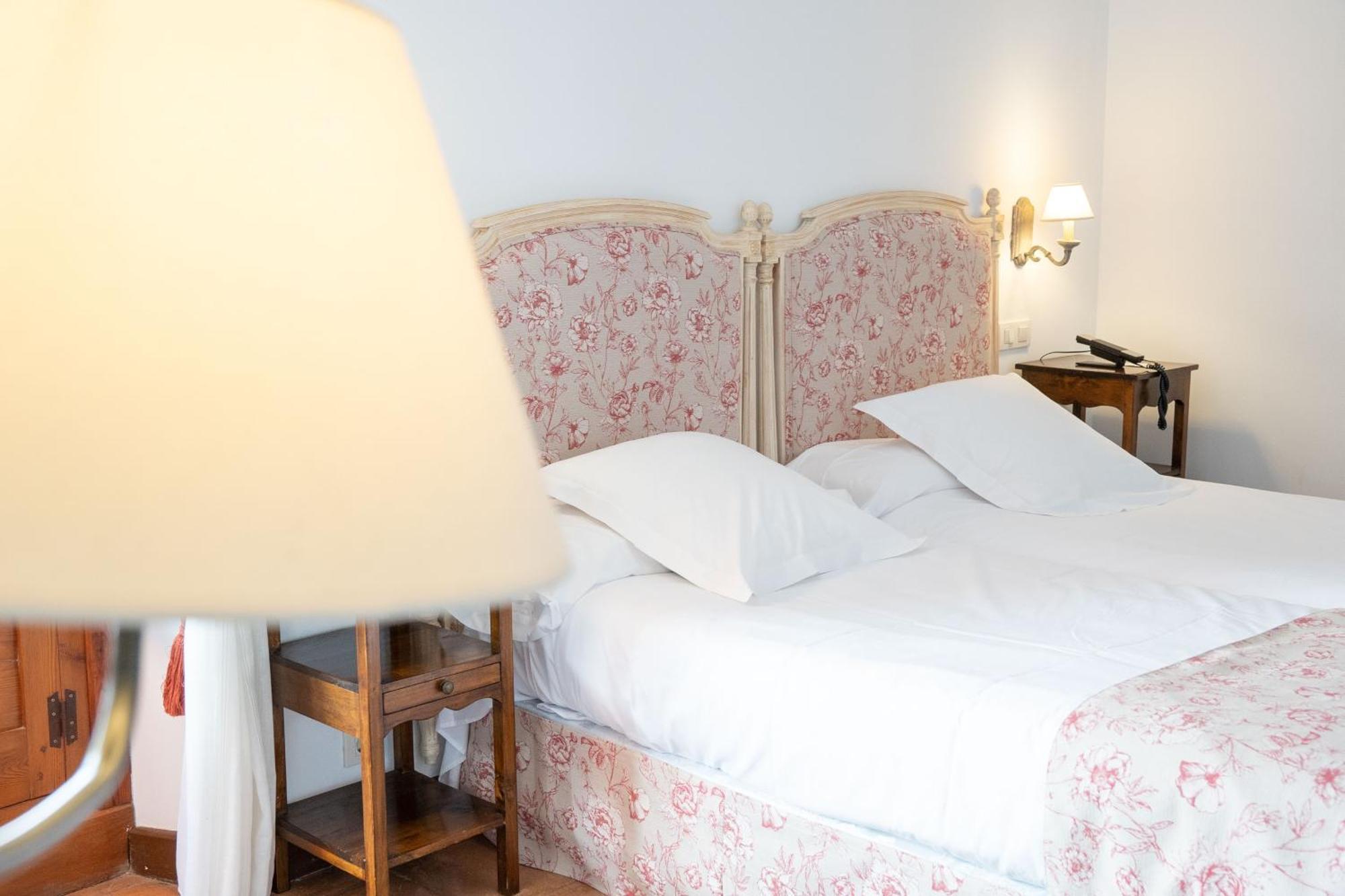 Hotel Puerta De La Luna バエサ エクステリア 写真