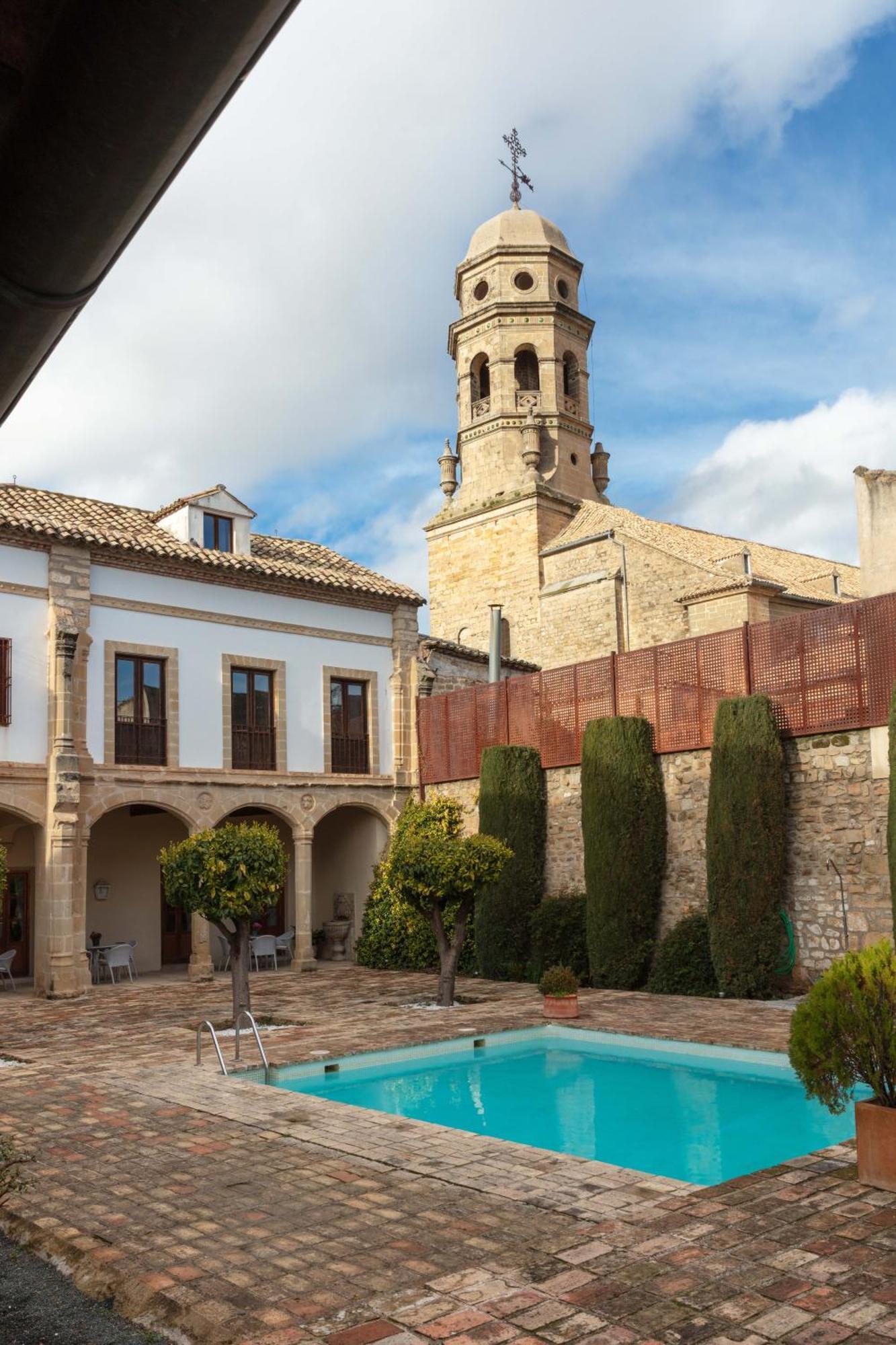 Hotel Puerta De La Luna バエサ エクステリア 写真