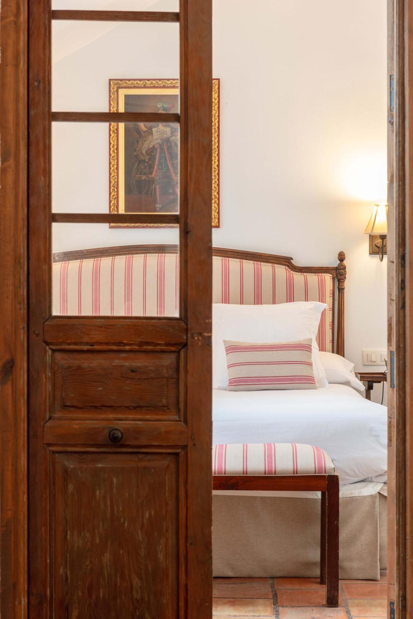 Hotel Puerta De La Luna バエサ エクステリア 写真