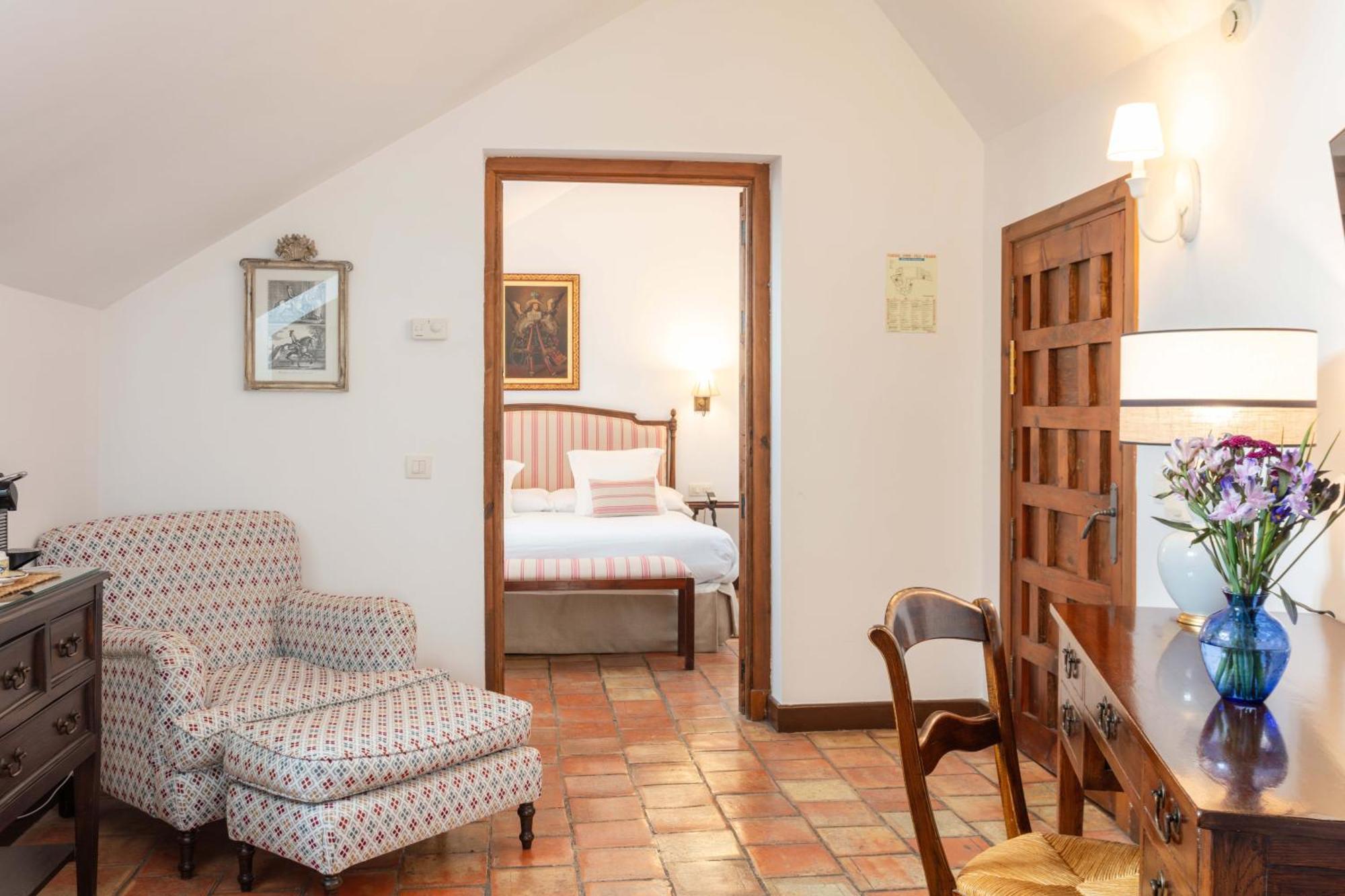 Hotel Puerta De La Luna バエサ エクステリア 写真