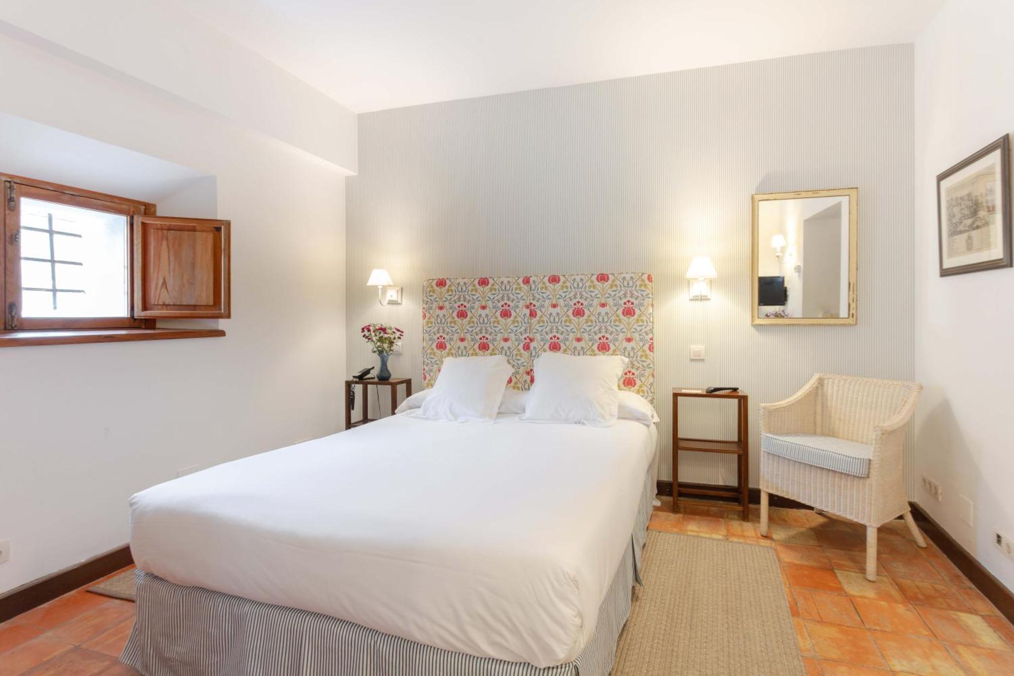 Hotel Puerta De La Luna バエサ エクステリア 写真