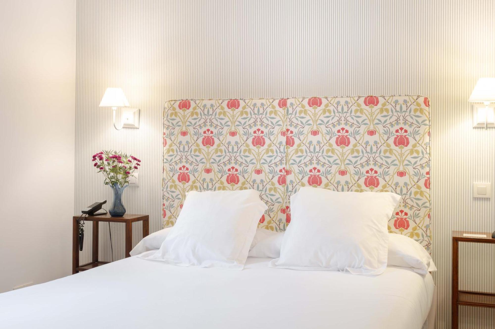Hotel Puerta De La Luna バエサ エクステリア 写真