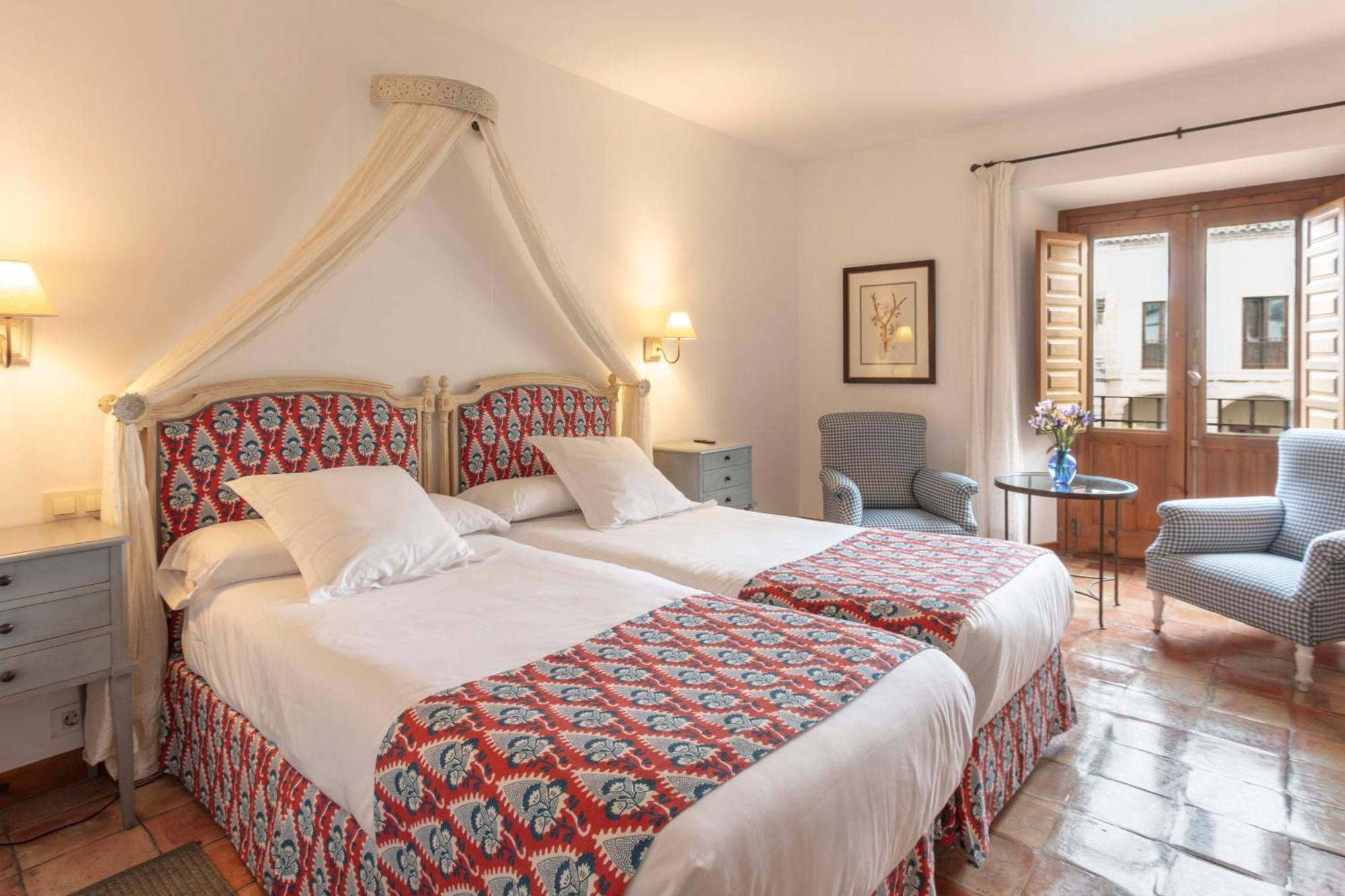 Hotel Puerta De La Luna バエサ エクステリア 写真