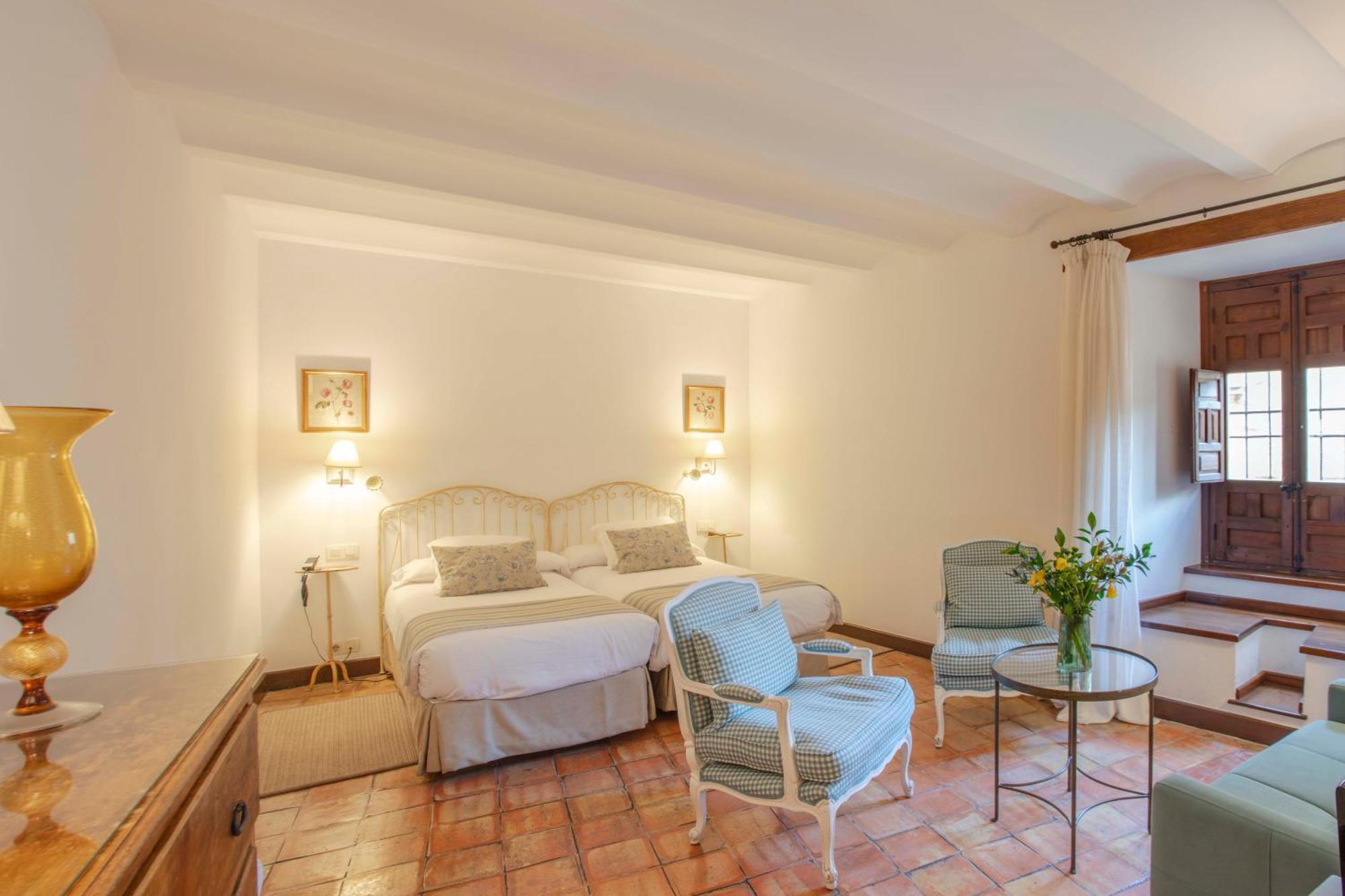 Hotel Puerta De La Luna バエサ エクステリア 写真