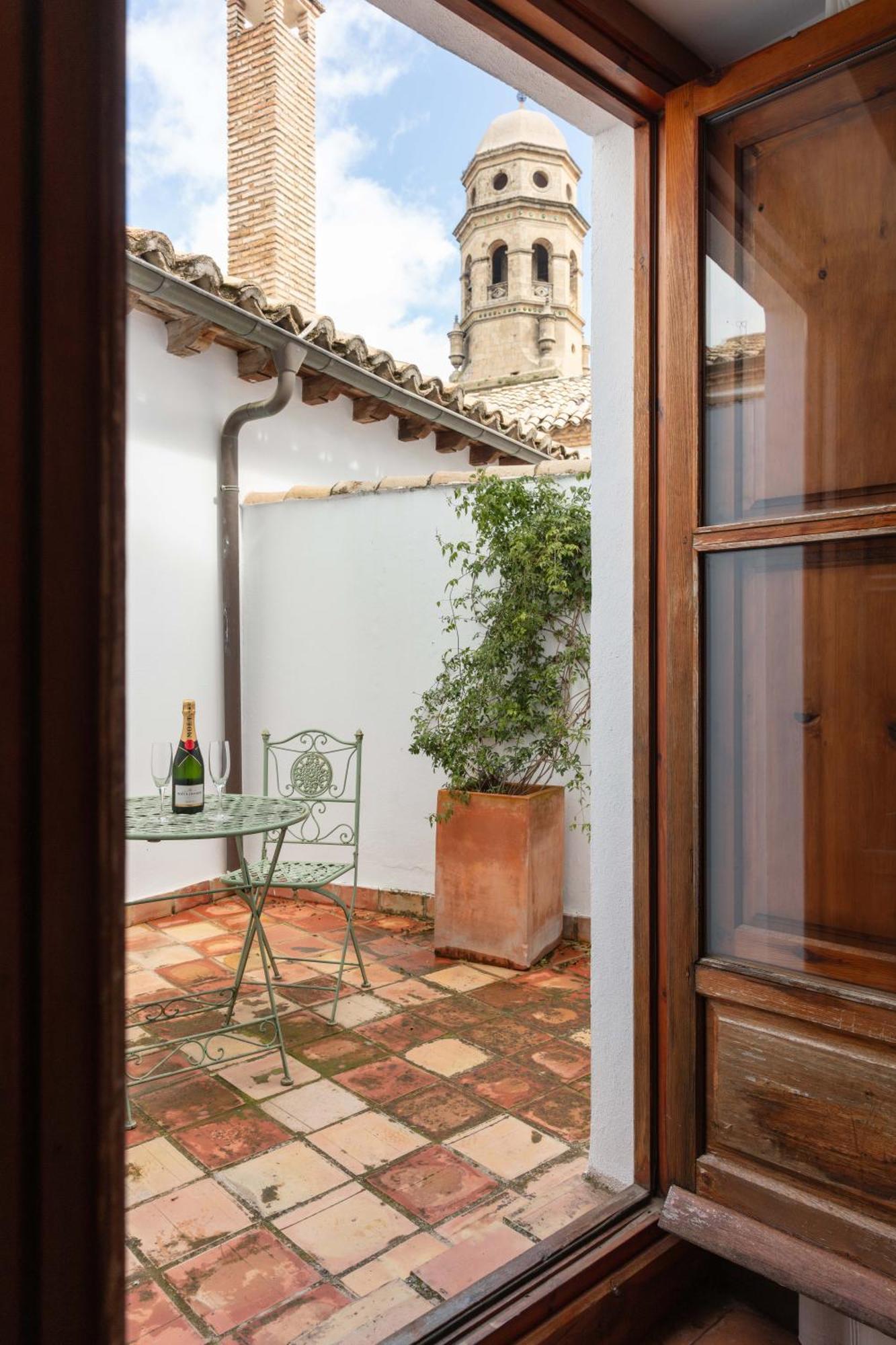Hotel Puerta De La Luna バエサ エクステリア 写真